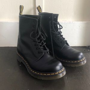 Dr. Martens Size 7 PERFECT CONDITION